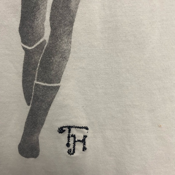 Unique Vintage Tommy  Hilfiger 3/4 Sleeve T- Shirt No Face Graphics Stitched L - Picture 6 of 7